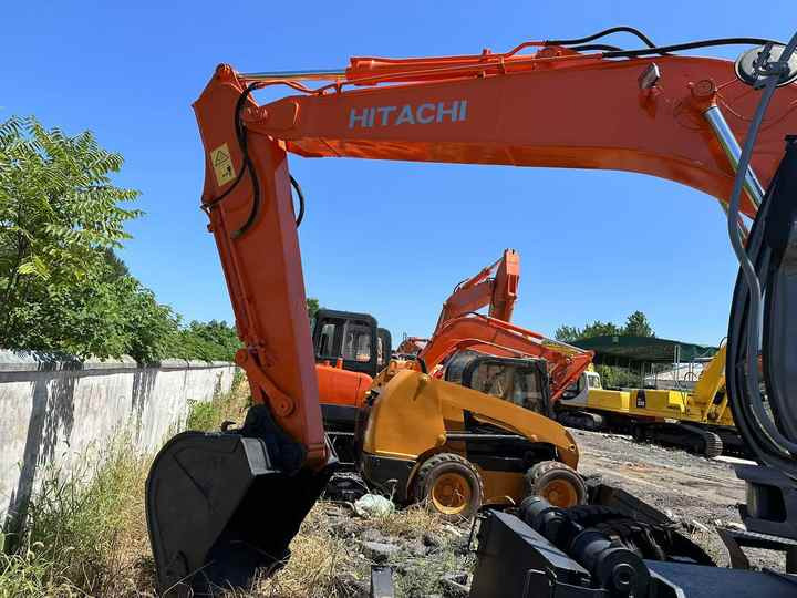 Used Wheel Excavator Hitachi ZX 130W Made in Japan 13ton Hitachi Zx130w Wheel Excavator Price Used Hitachi Zx130 Excavator SALE - Escavadeira de rodas: foto 3 Used Wheel Excavator Hitachi ZX 130W Made in Japan 13ton Hitachi Zx130w Wheel Excavator Price Used Hitachi Zx130 Excavator SALE - Escavadeira de rodas: foto 3