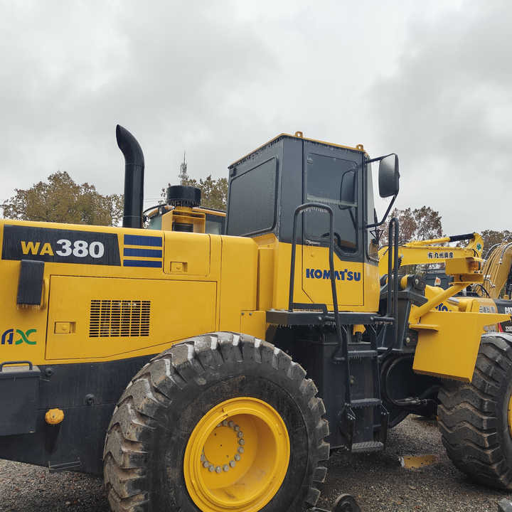 Used komatsu WA380-3 Wheel Loader Hot Sale Original Japan Brand Koamtsu Wheel Loader for Sale - Pá carregadora de rodas: foto 1 Used komatsu WA380-3 Wheel Loader Hot Sale Original Japan Brand Koamtsu Wheel Loader for Sale - Pá carregadora de rodas: foto 1
