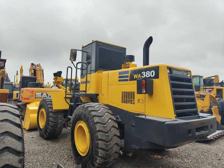 Used komatsu WA380-3 Wheel Loader Hot Sale Original Japan Brand Koamtsu Wheel Loader for Sale - Pá carregadora de rodas: foto 2 Used komatsu WA380-3 Wheel Loader Hot Sale Original Japan Brand Koamtsu Wheel Loader for Sale - Pá carregadora de rodas: foto 2