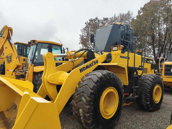 Used komatsu WA380-3 Wheel Loader Hot Sale Original Japan Brand Koamtsu Wheel Loader for Sale - Pá carregadora de rodas: foto 5 Used komatsu WA380-3 Wheel Loader Hot Sale Original Japan Brand Koamtsu Wheel Loader for Sale - Pá carregadora de rodas: foto 5