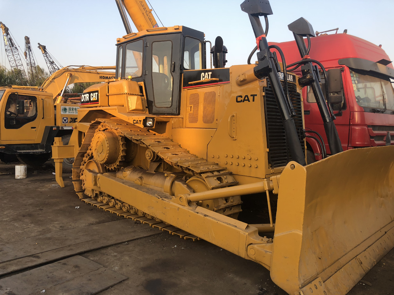 Used bulldozer CAT D7R high quality hotsale - Buldôzer: foto 2 Used bulldozer CAT D7R high quality hotsale - Buldôzer: foto 2