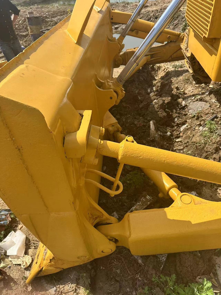 Used high quality bulldozer KOMATSU D85ESS - Buldôzer: foto 3 Used high quality bulldozer KOMATSU D85ESS - Buldôzer: foto 3