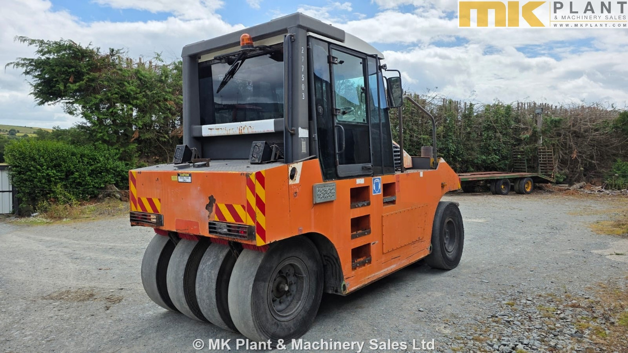 BOMAG BW24R (Stavostroj VP2400 / Ammann AP2400) - Compactador de pneus: foto 3 BOMAG BW24R (Stavostroj VP2400 / Ammann AP2400) - Compactador de pneus: foto 3
