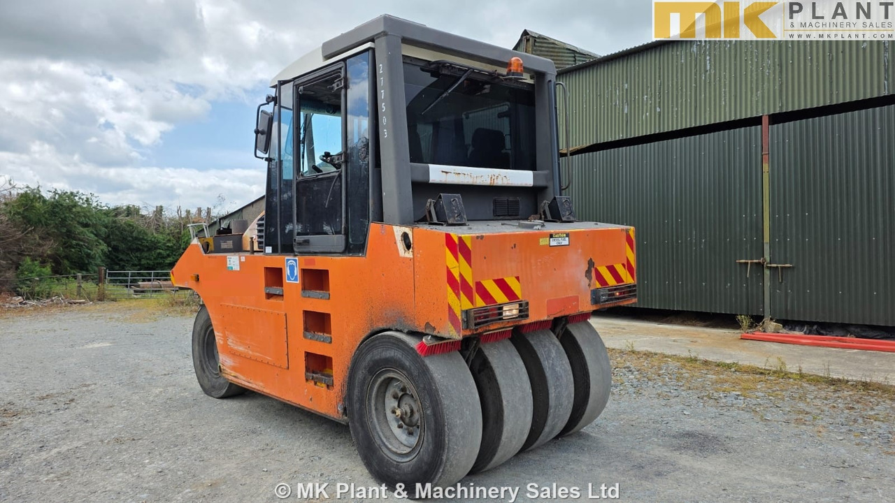 BOMAG BW24R (Stavostroj VP2400 / Ammann AP2400) - Compactador de pneus: foto 2 BOMAG BW24R (Stavostroj VP2400 / Ammann AP2400) - Compactador de pneus: foto 2