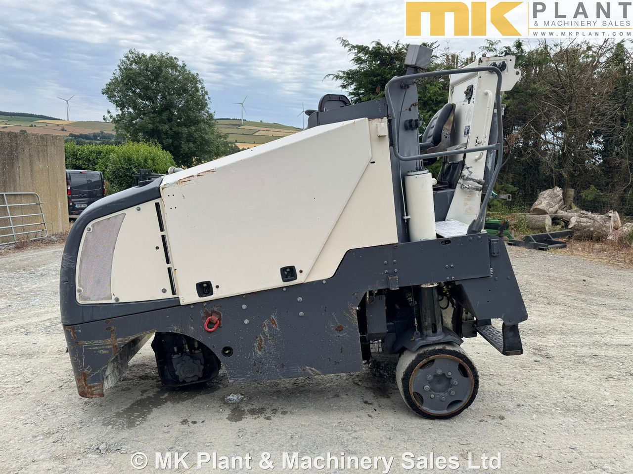 WIRTGEN W50 - Aplainadora (Fresadora): foto 1 WIRTGEN W50 - Aplainadora (Fresadora): foto 1
