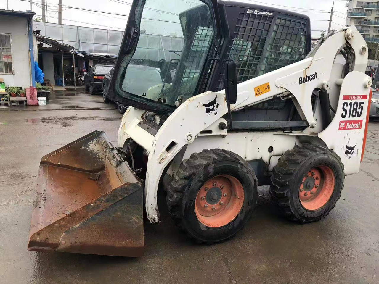 BOBCAT S185 - Mini pá carregadora: foto 2 BOBCAT S185 - Mini pá carregadora: foto 2