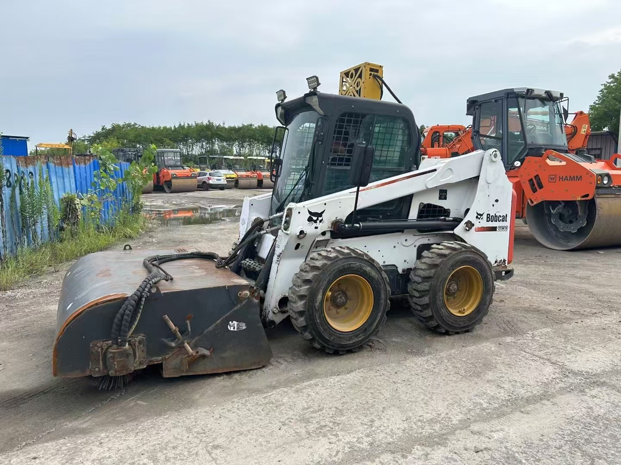 BOBCAT S630 - Mini pá carregadora: foto 1 BOBCAT S630 - Mini pá carregadora: foto 1