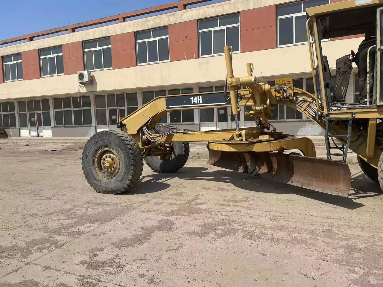 CATERPILLAR 14H - Motoniveladora: foto 2 CATERPILLAR 14H - Motoniveladora: foto 2