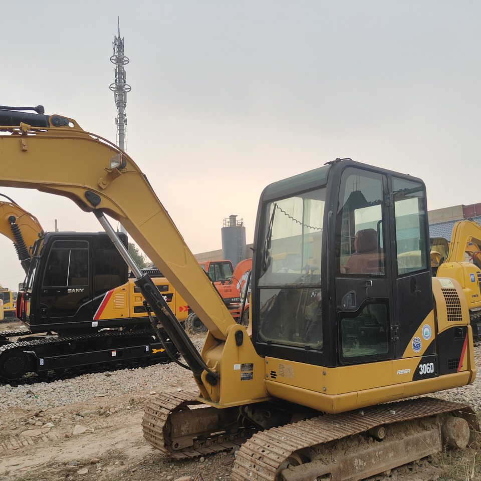 CATERPILLAR 306D - Mini escavadeira: foto 4 CATERPILLAR 306D - Mini escavadeira: foto 4
