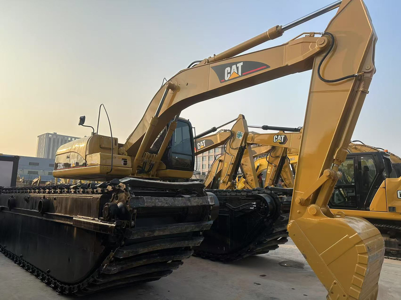 CATERPILLAR 320C Amphibious excavator - Escavadeira flutuante: foto 4 CATERPILLAR 320C Amphibious excavator - Escavadeira flutuante: foto 4