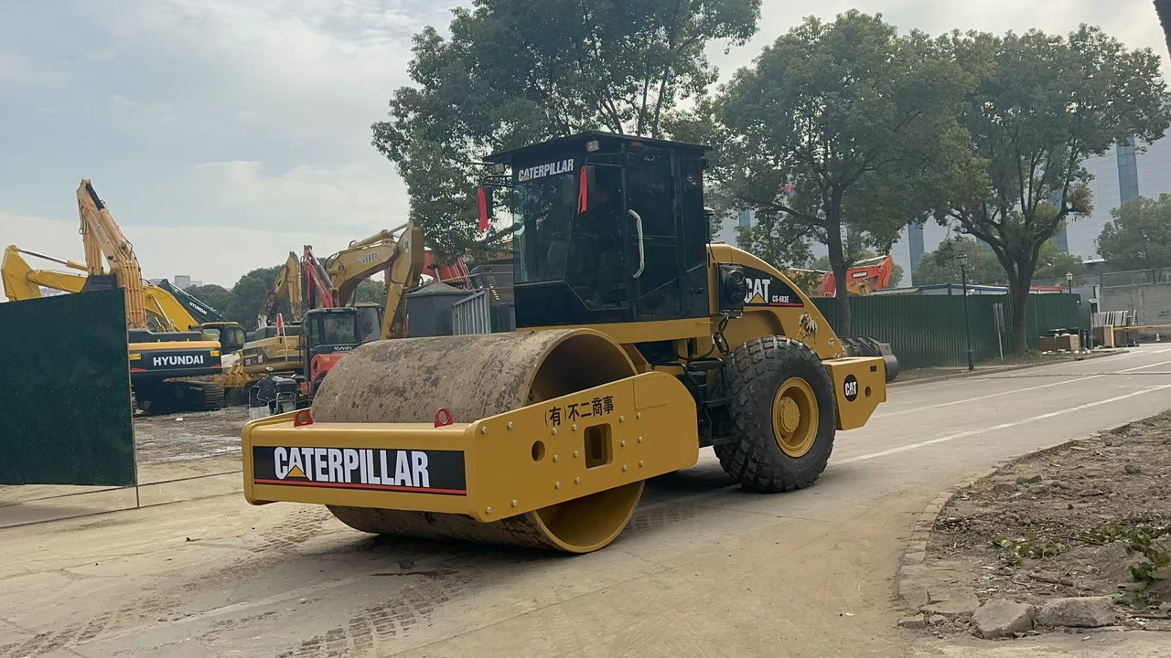CATERPILLAR CS683E - Compactador de asfalto: foto 5 CATERPILLAR CS683E - Compactador de asfalto: foto 5