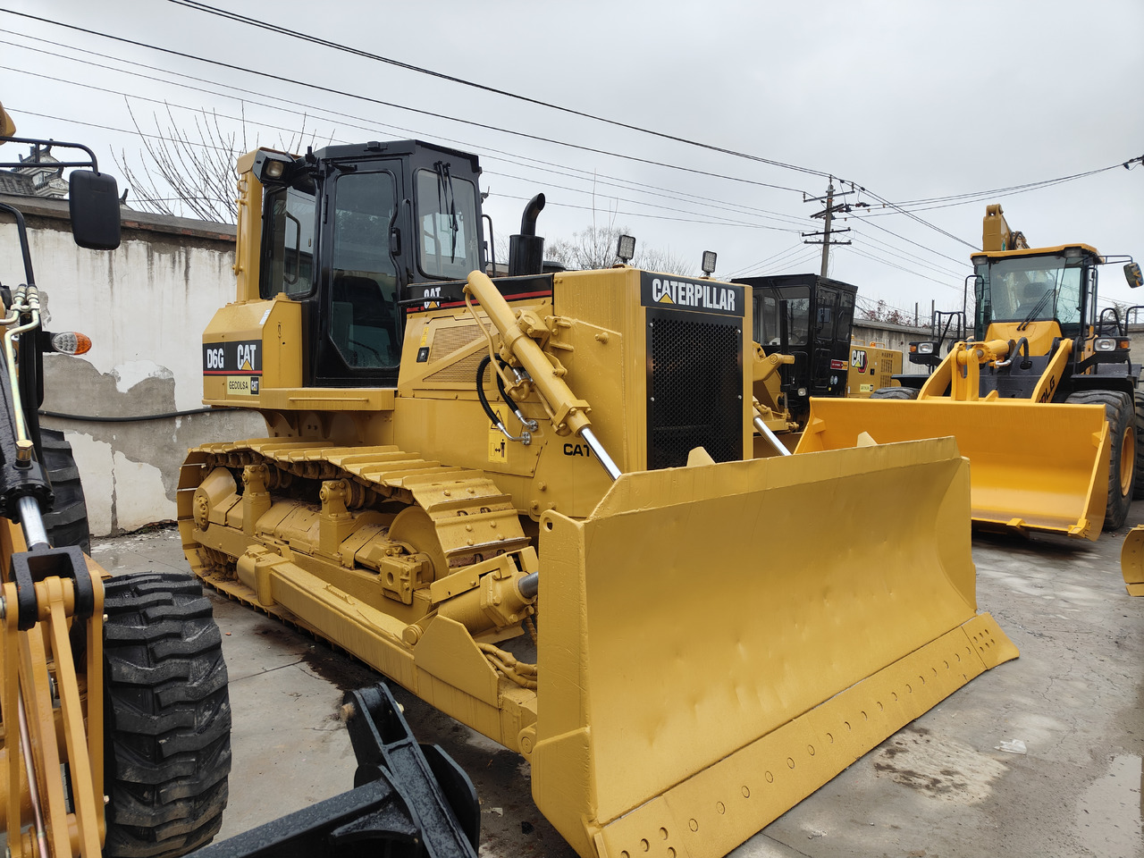 CATERPILLAR D6G - Buldôzer: foto 1 CATERPILLAR D6G - Buldôzer: foto 1