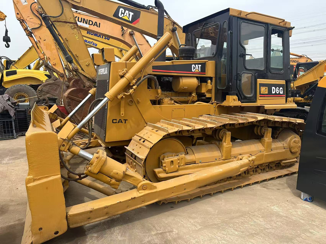 CATERPILLAR D6G - Buldôzer: foto 4 CATERPILLAR D6G - Buldôzer: foto 4