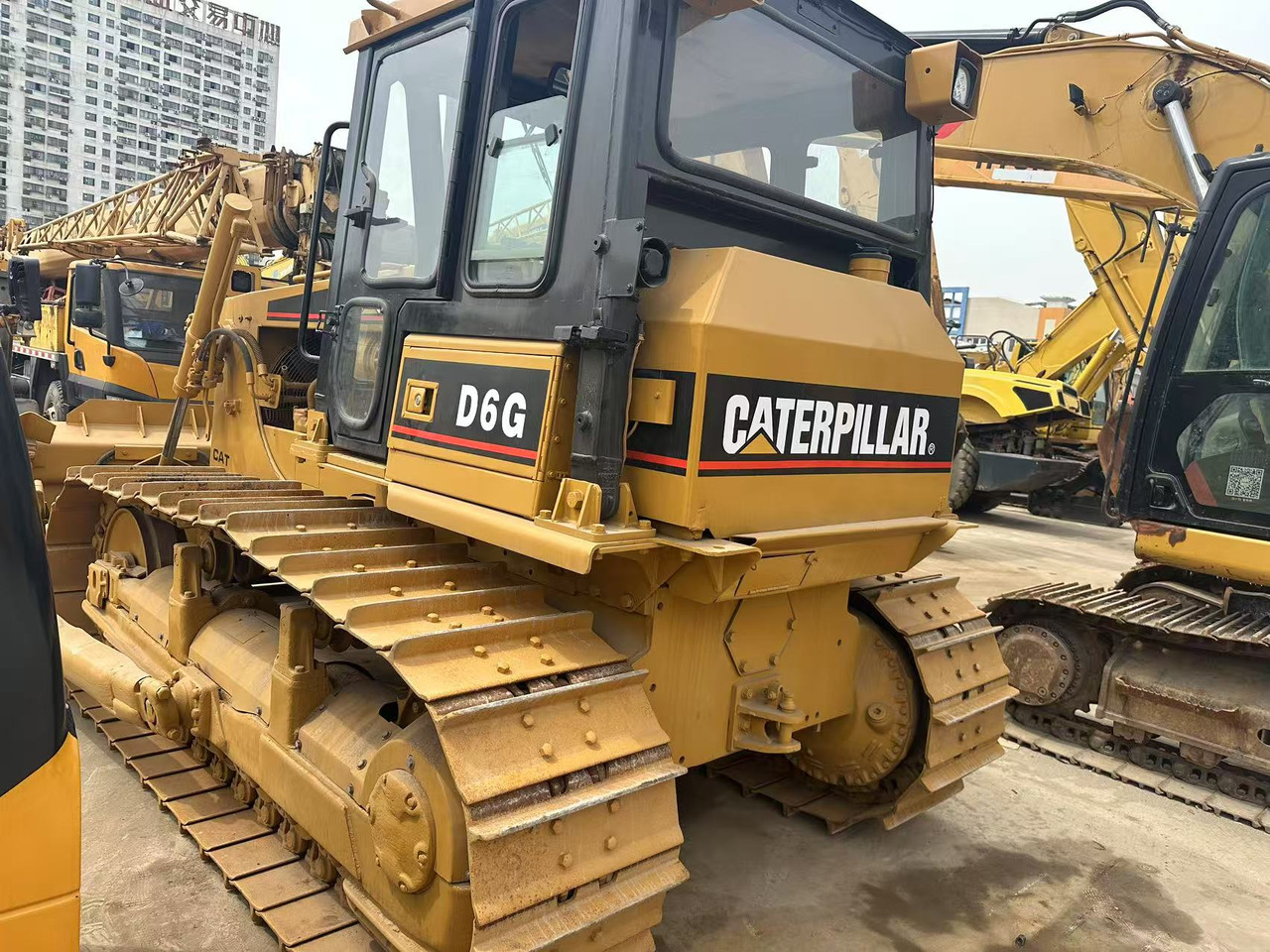 CATERPILLAR D6G - Buldôzer: foto 2 CATERPILLAR D6G - Buldôzer: foto 2