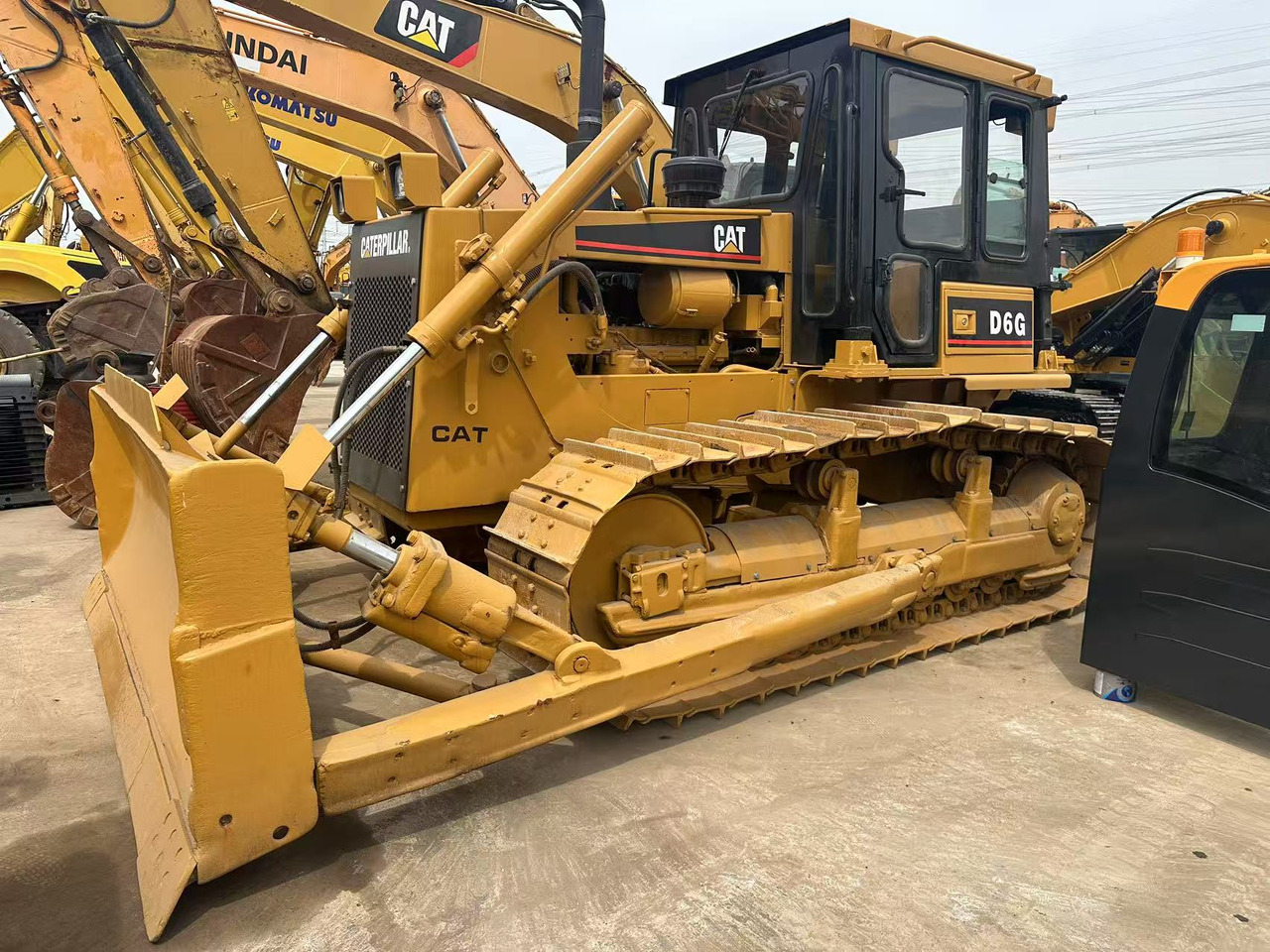 CATERPILLAR D6G - Buldôzer: foto 3 CATERPILLAR D6G - Buldôzer: foto 3
