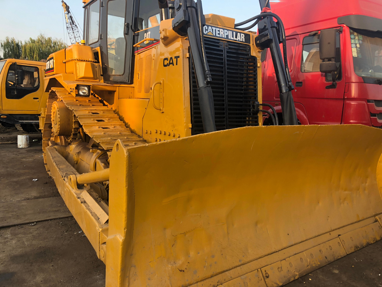 CATERPILLAR D7R - Buldôzer: foto 2 CATERPILLAR D7R - Buldôzer: foto 2