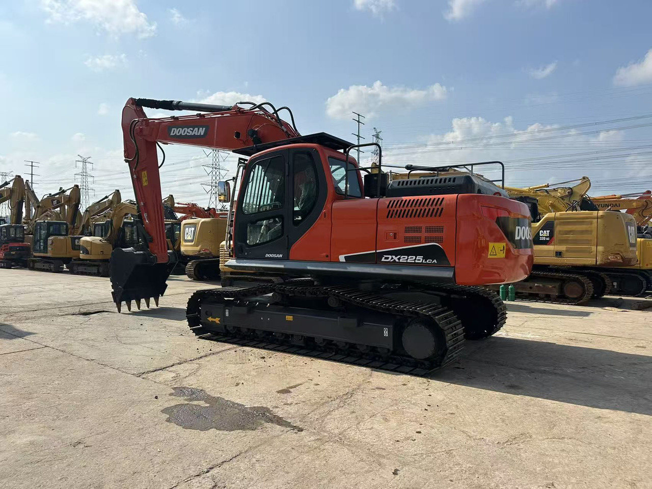 DOOSAN DX225LCA - Escavadora de rastos: foto 2 DOOSAN DX225LCA - Escavadora de rastos: foto 2