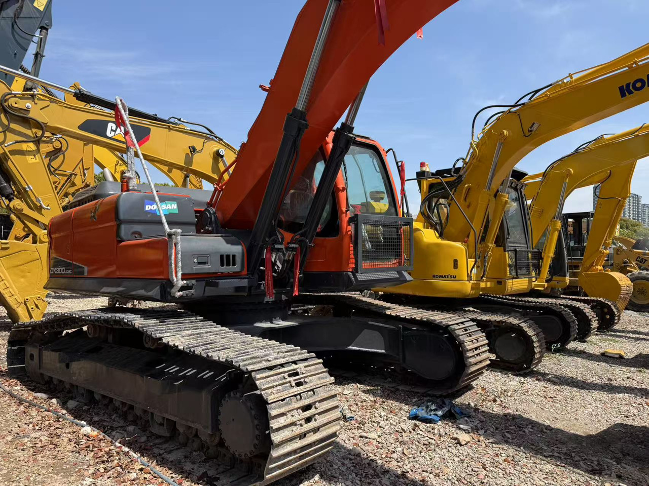 DOOSAN DX300LC-9C - Escavadora de rastos: foto 4 DOOSAN DX300LC-9C - Escavadora de rastos: foto 4