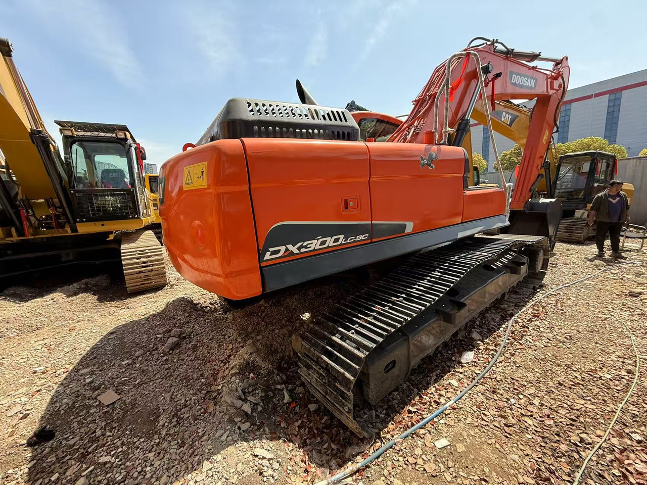 DOOSAN DX300LC-9C - Escavadora de rastos: foto 3 DOOSAN DX300LC-9C - Escavadora de rastos: foto 3