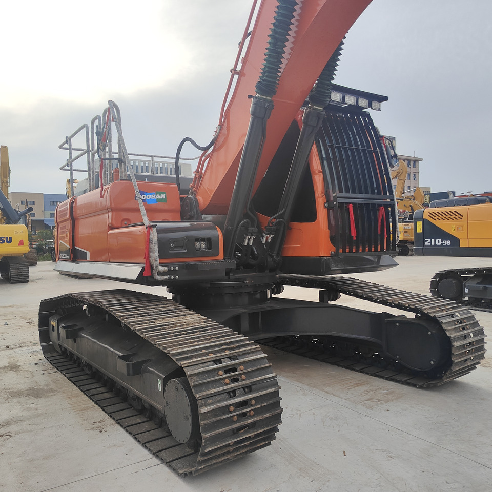 DOOSAN DX300LC-9C - Escavadora de rastos: foto 1 DOOSAN DX300LC-9C - Escavadora de rastos: foto 1