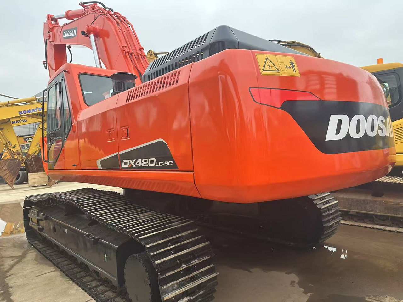 DOOSAN DX420LC-9C - Escavadora de rastos: foto 1 DOOSAN DX420LC-9C - Escavadora de rastos: foto 1