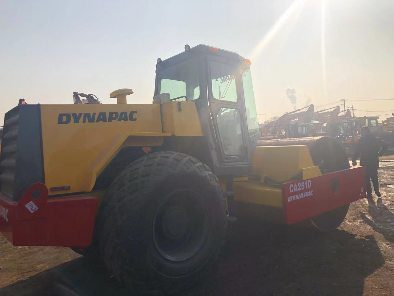 DYNAPAC CA251D - Compactador de asfalto: foto 4 DYNAPAC CA251D - Compactador de asfalto: foto 4