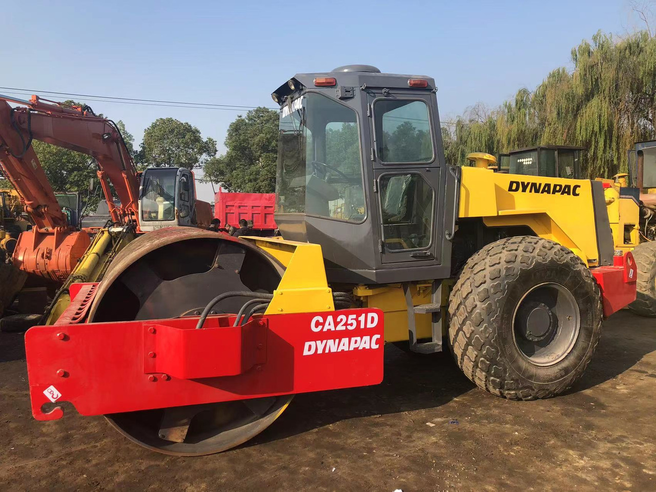 DYNAPAC CA251D - Compactador de asfalto: foto 2 DYNAPAC CA251D - Compactador de asfalto: foto 2