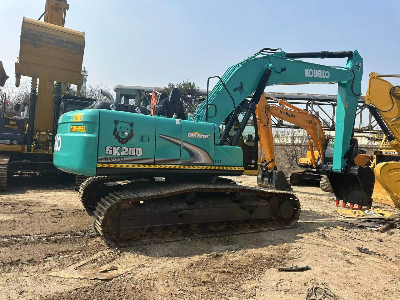 KOBELCO SK200-8 - Escavadora de rastos: foto 2 KOBELCO SK200-8 - Escavadora de rastos: foto 2