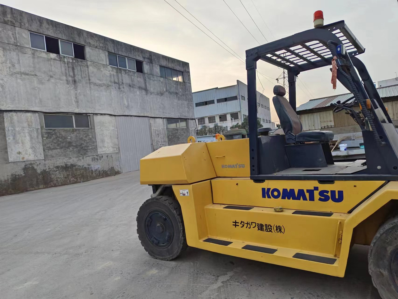 KOMATSU 15-ton - Empilhador a diesel: foto 4 KOMATSU 15-ton - Empilhador a diesel: foto 4