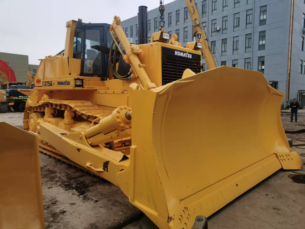 KOMATSU D375 - Buldôzer: foto 1 KOMATSU D375 - Buldôzer: foto 1