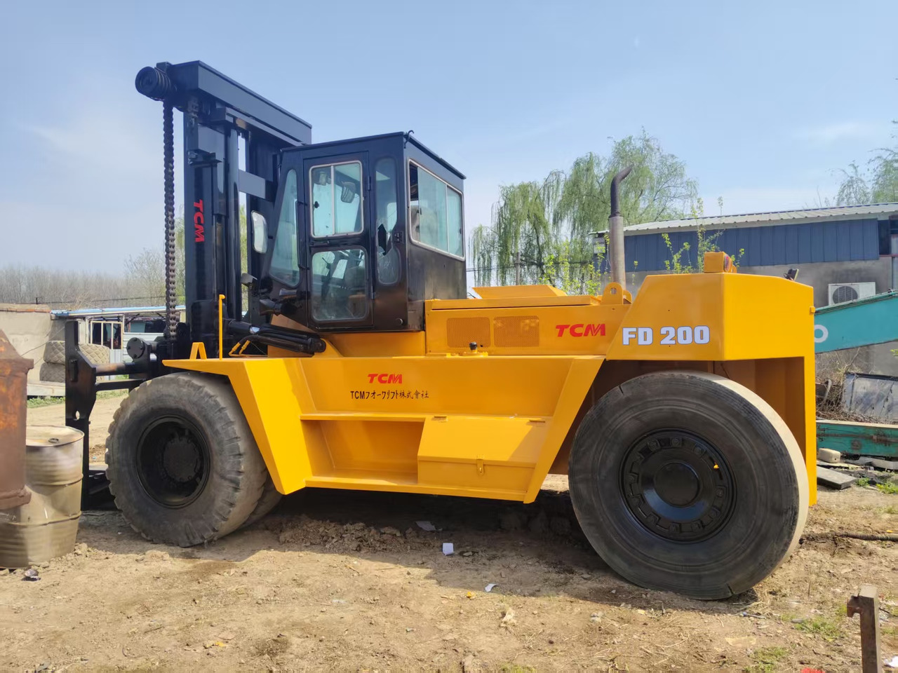 KOMATSU FD200 - Empilhador a diesel: foto 1 KOMATSU FD200 - Empilhador a diesel: foto 1