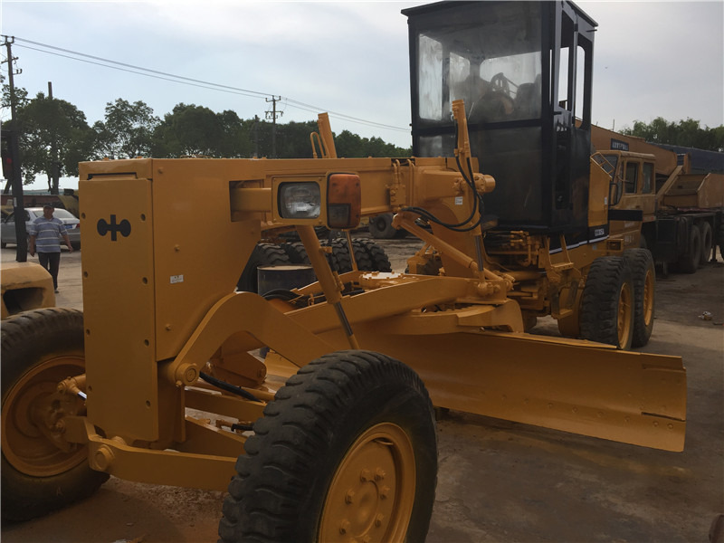 KOMATSU GD305 - Motoniveladora: foto 2 KOMATSU GD305 - Motoniveladora: foto 2