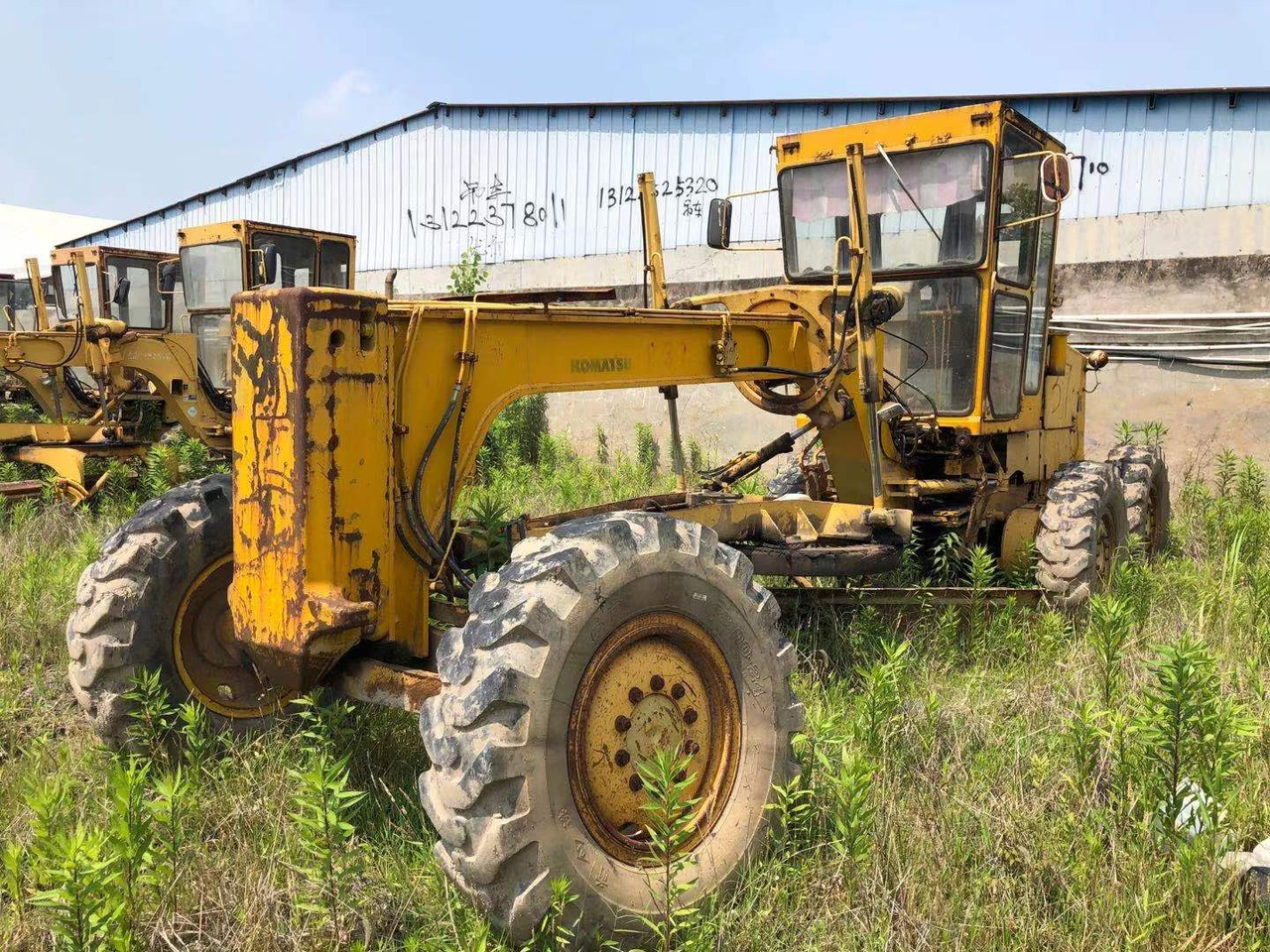 KOMATSU GD511 - Motoniveladora: foto 2 KOMATSU GD511 - Motoniveladora: foto 2