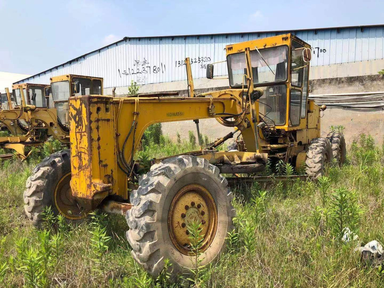 KOMATSU GD511 - Motoniveladora: foto 1 KOMATSU GD511 - Motoniveladora: foto 1