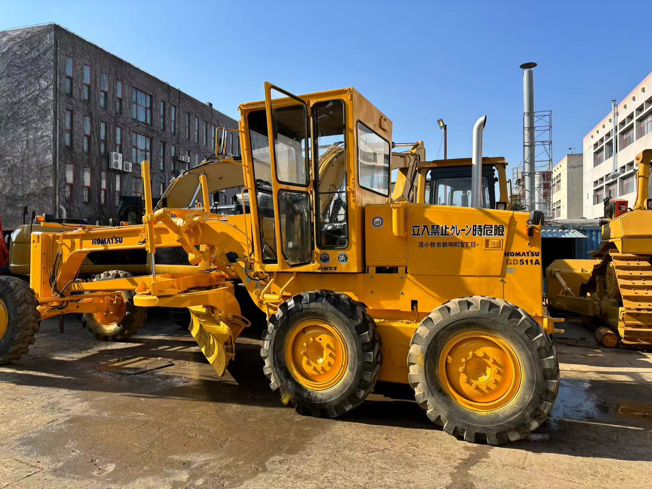 KOMATSU GD511 - Motoniveladora: foto 1 KOMATSU GD511 - Motoniveladora: foto 1