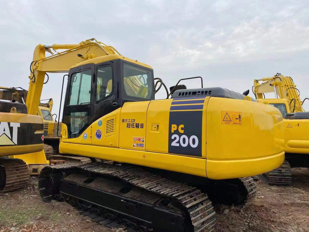 KOMATSU PC200-7 - Escavadora de rastos: foto 1 KOMATSU PC200-7 - Escavadora de rastos: foto 1