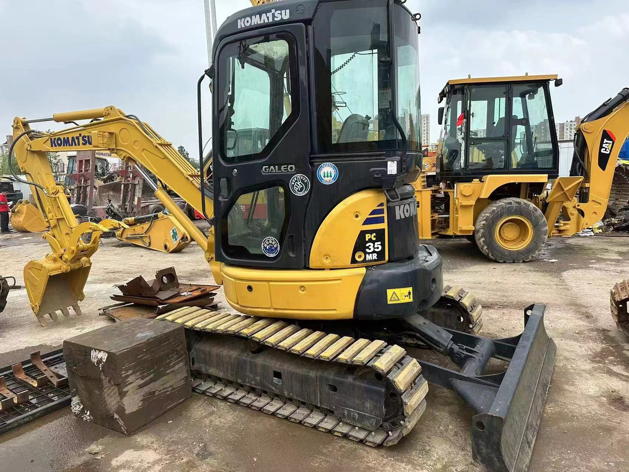 KOMATSU PC35 - Escavadora de rastos: foto 1 KOMATSU PC35 - Escavadora de rastos: foto 1