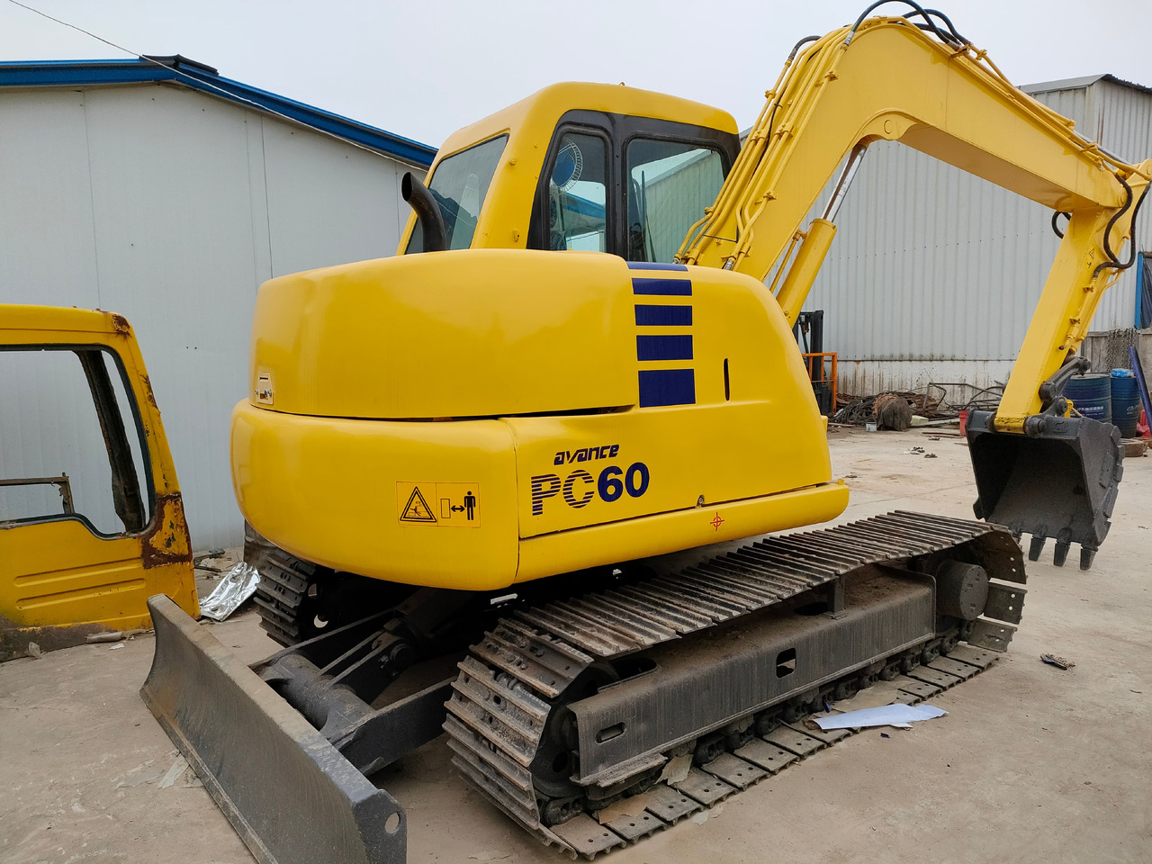 KOMATSU PC60-7 - Escavadora de rastos: foto 4 KOMATSU PC60-7 - Escavadora de rastos: foto 4
