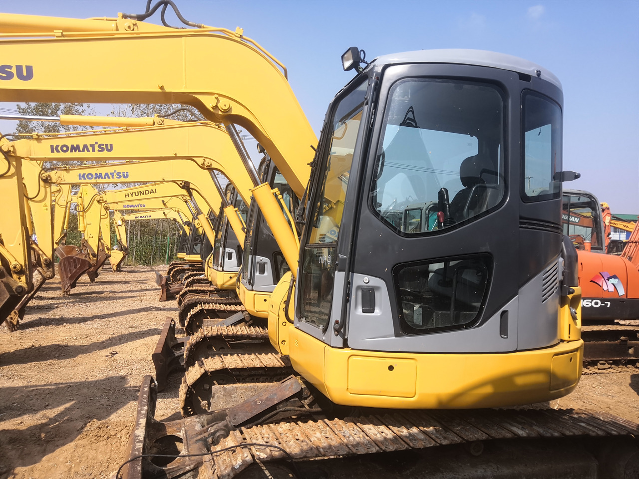 KOMATSU PC78US - Mini escavadeira: foto 2 KOMATSU PC78US - Mini escavadeira: foto 2