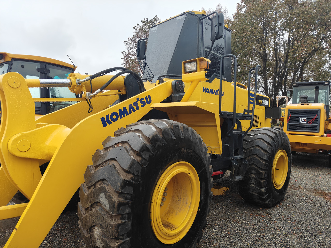 KOMATSU WA380-3 - Pá carregadora de rodas: foto 4 KOMATSU WA380-3 - Pá carregadora de rodas: foto 4