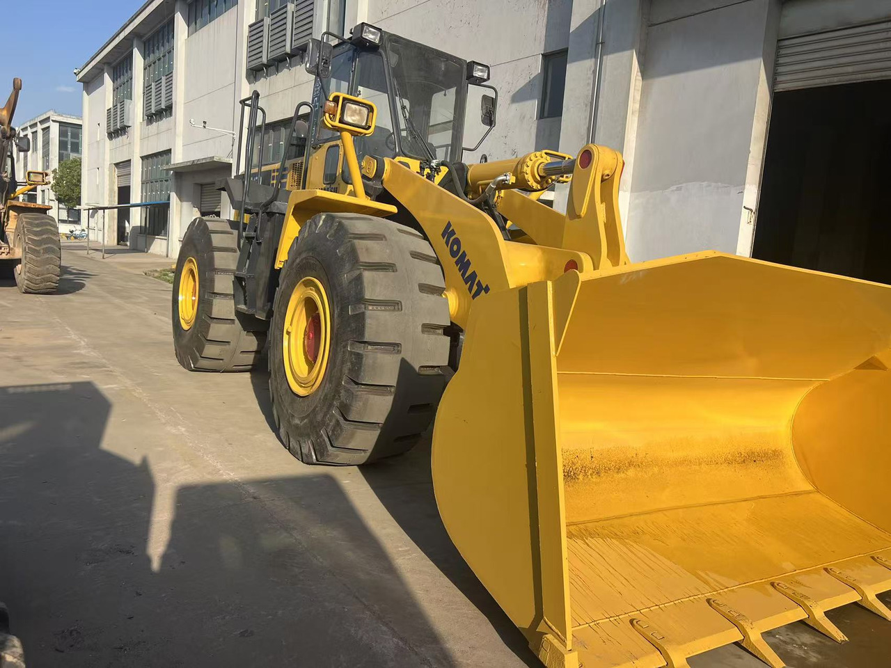 KOMATSU WA470-3 - Pá carregadora de rodas: foto 3 KOMATSU WA470-3 - Pá carregadora de rodas: foto 3