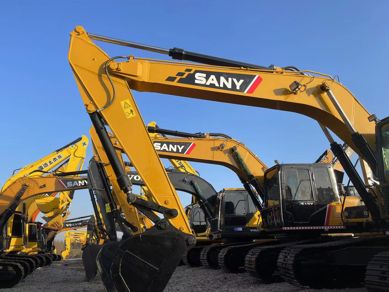 SANY SY235C - Escavadora de rastos: foto 2 SANY SY235C - Escavadora de rastos: foto 2