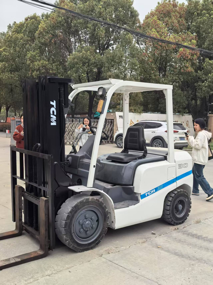 TCM FD30 - Empilhador a diesel: foto 4 TCM FD30 - Empilhador a diesel: foto 4