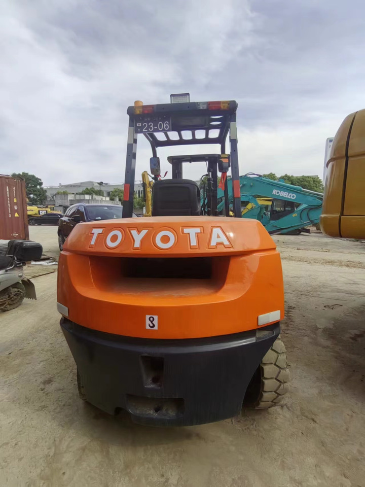TOYOTA 62-7FD50 - Empilhador a diesel: foto 4 TOYOTA 62-7FD50 - Empilhador a diesel: foto 4