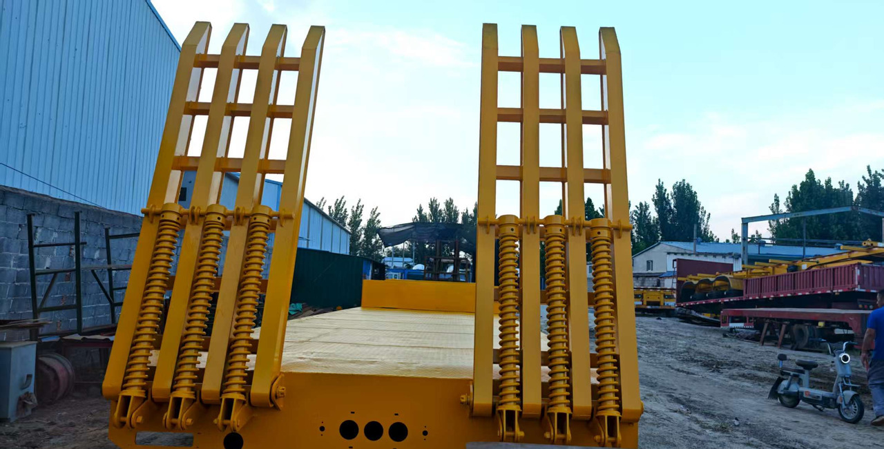 Trailer - Reboque transportador de contêineres/ Caixa móvel: foto 3 Trailer - Reboque transportador de contêineres/ Caixa móvel: foto 3