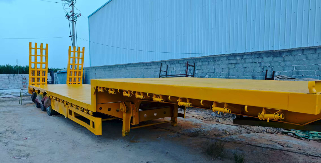 Trailer - Reboque transportador de contêineres/ Caixa móvel: foto 2 Trailer - Reboque transportador de contêineres/ Caixa móvel: foto 2