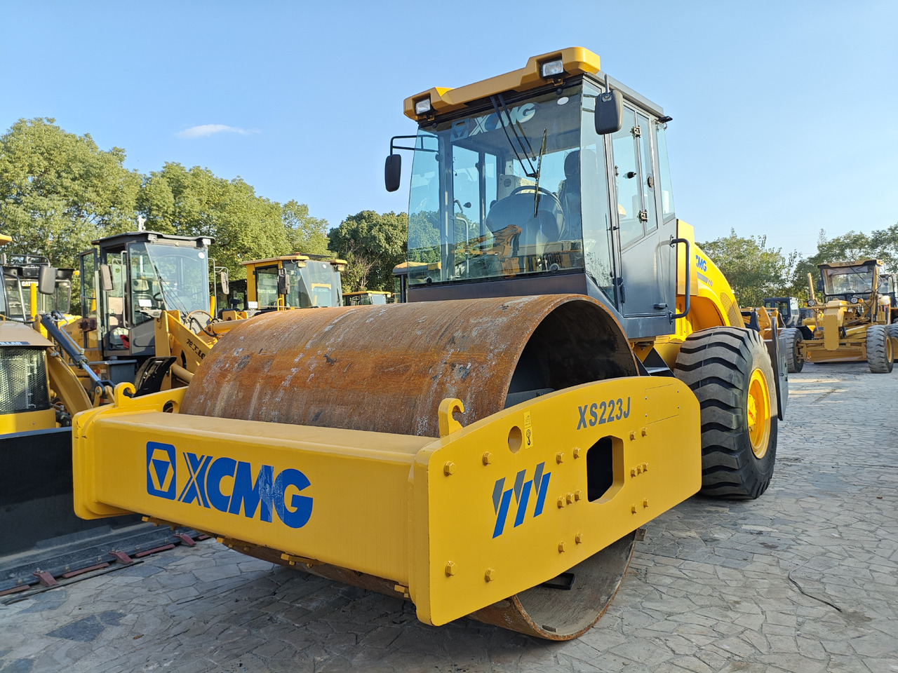XCMG XS223J - Compactador de asfalto: foto 1 XCMG XS223J - Compactador de asfalto: foto 1