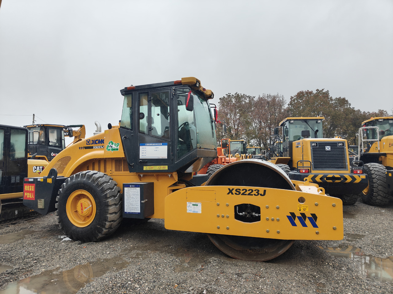 XCMG XS223J - Compactador de asfalto: foto 2 XCMG XS223J - Compactador de asfalto: foto 2