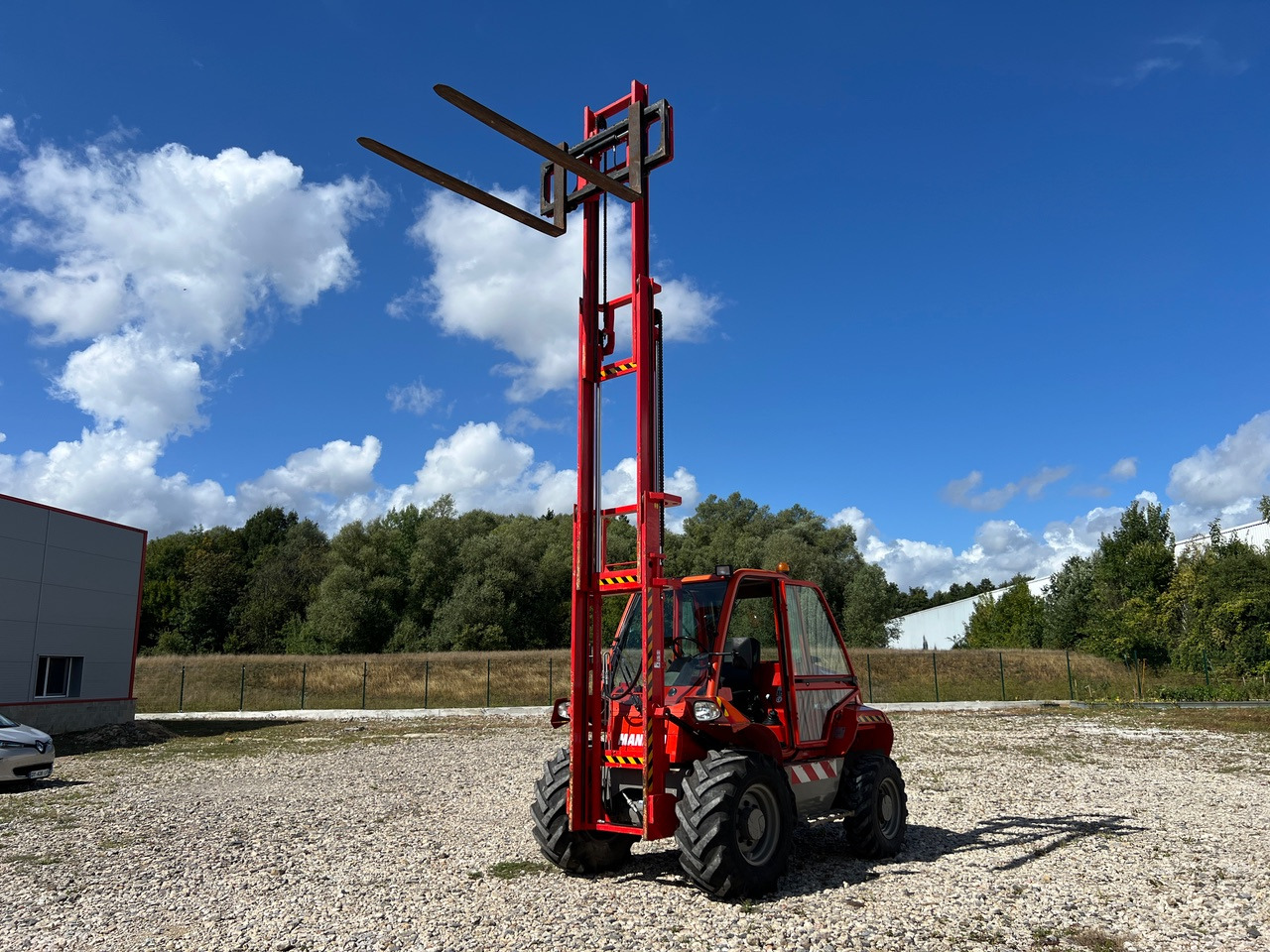 MANITOU M30-4 ST3B - Empilhador todo-o-terreno: foto 1 MANITOU M30-4 ST3B - Empilhador todo-o-terreno: foto 1