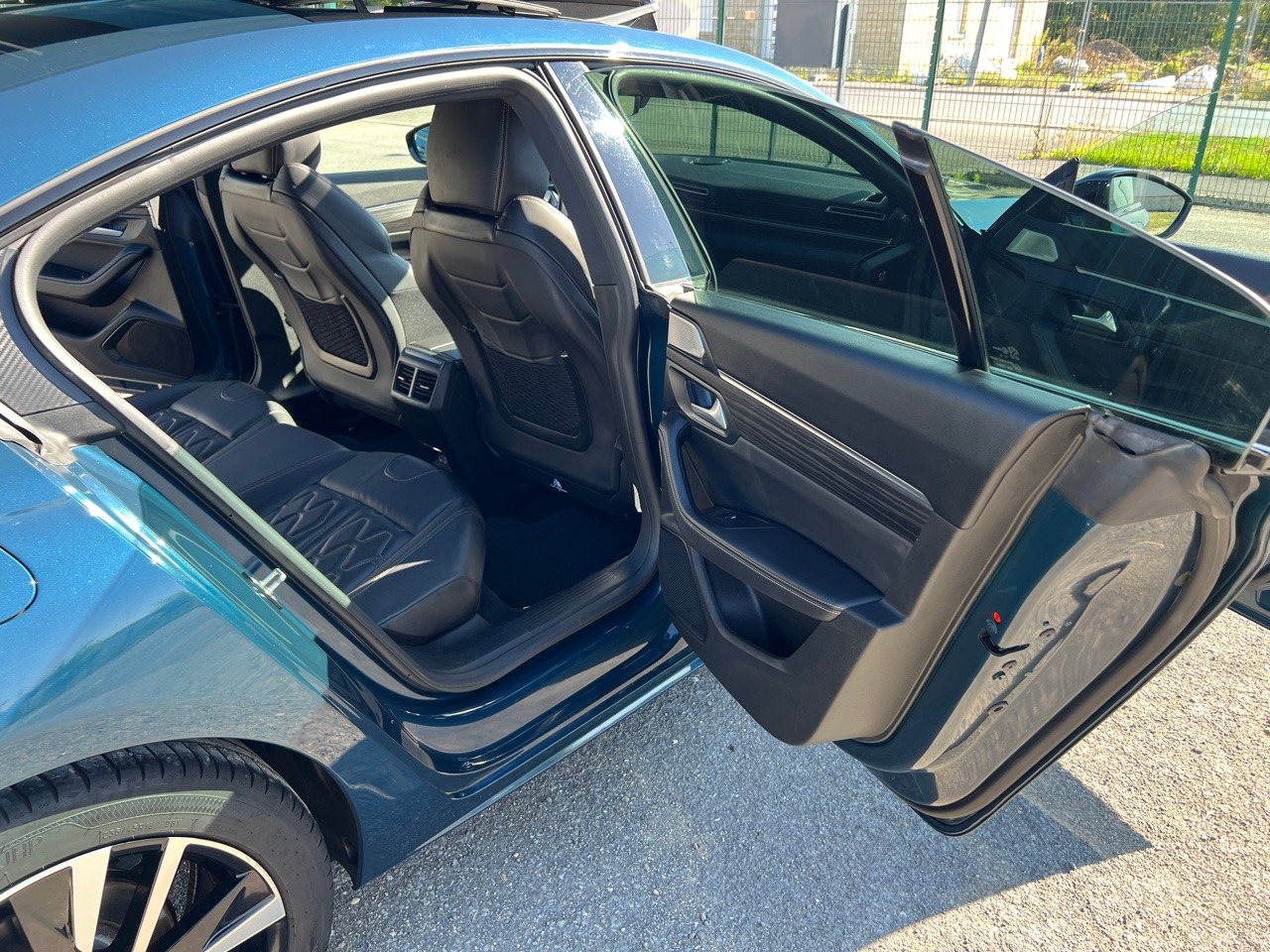 Sedan PEUGEOT 508 BlueHDi 180 ch S&S EAT8 GT: foto 26